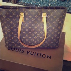 Louis Vuitton Shoulder Bag